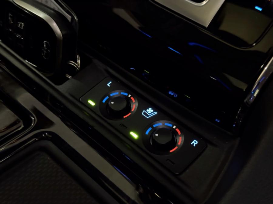 Vellfire 2.5 ZG Modellista - Image 6